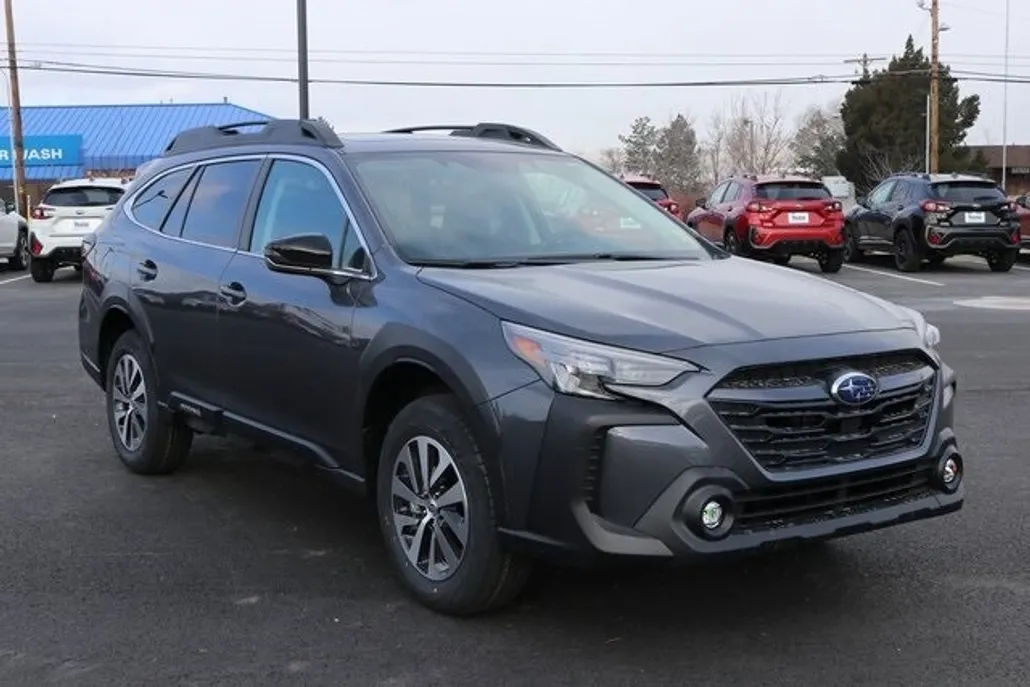 2025 Subaru Outback Premium photo 1