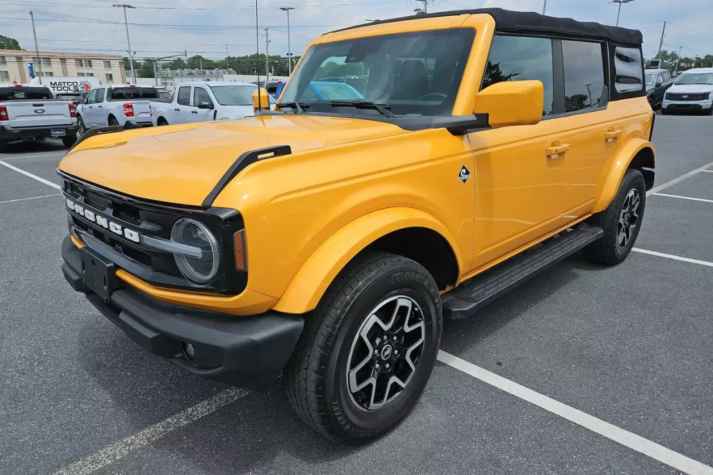 2021 Ford Bronco Outer Banks photo 1