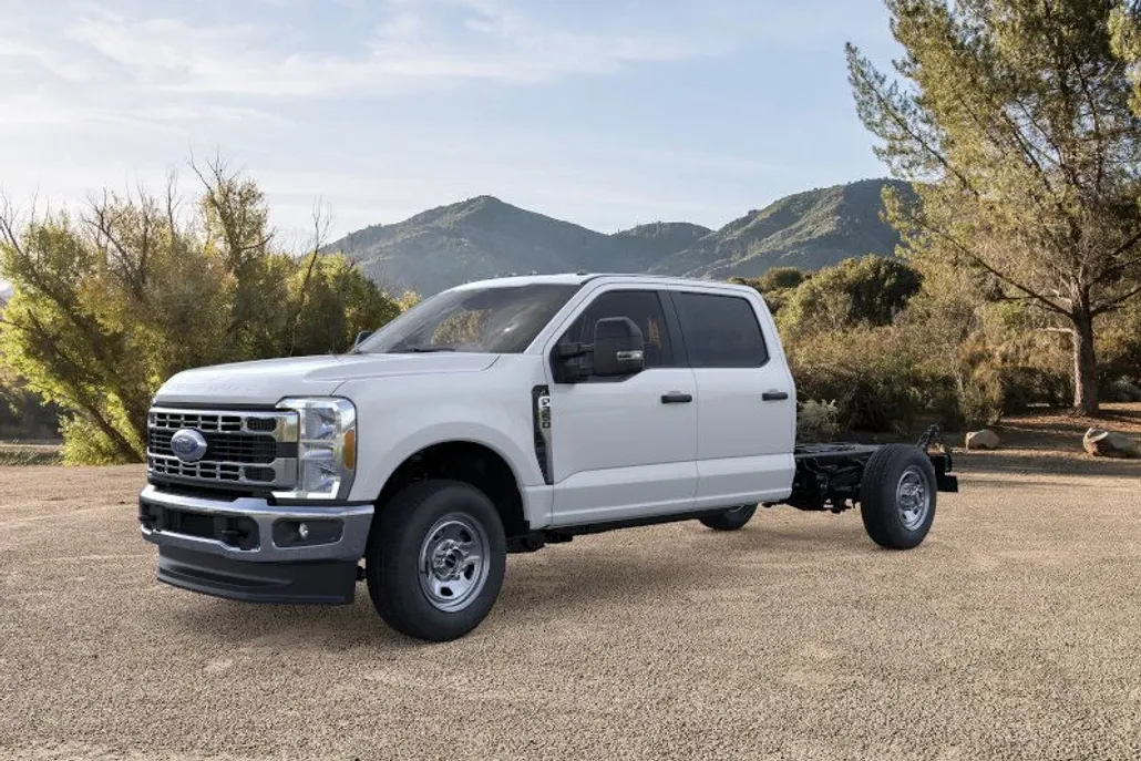 2025 Ford F-350 XL photo 1