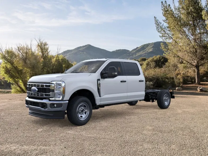 2025 Ford F-350 XL photo 1
