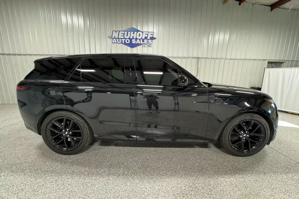 2023 Land Rover Range Rover Sport SE photo 1
