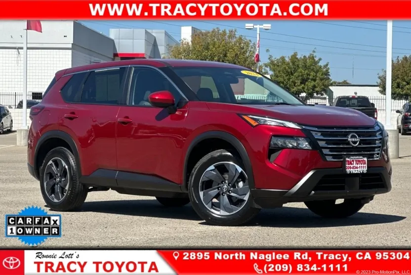 2024 Nissan Rogue SV photo 1