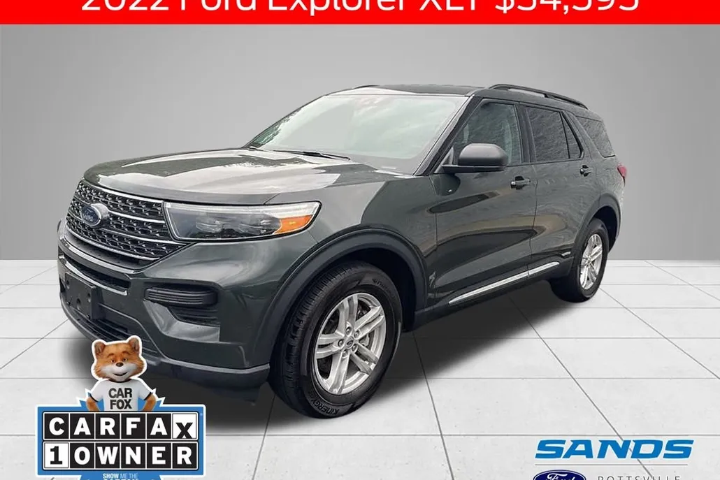 2022 Ford Explorer XLT photo 1