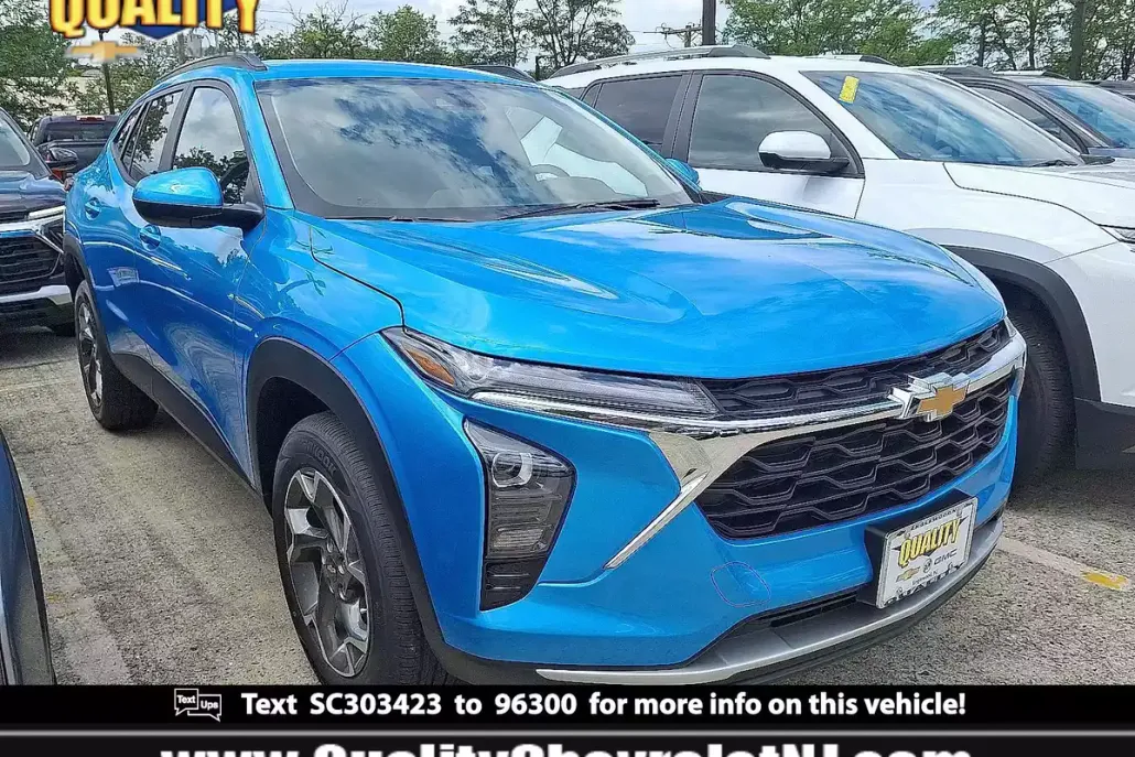 2025 Chevrolet Trax LT photo 1
