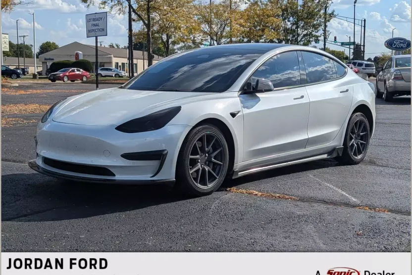 2022 Tesla Model 3 Long Range photo 1