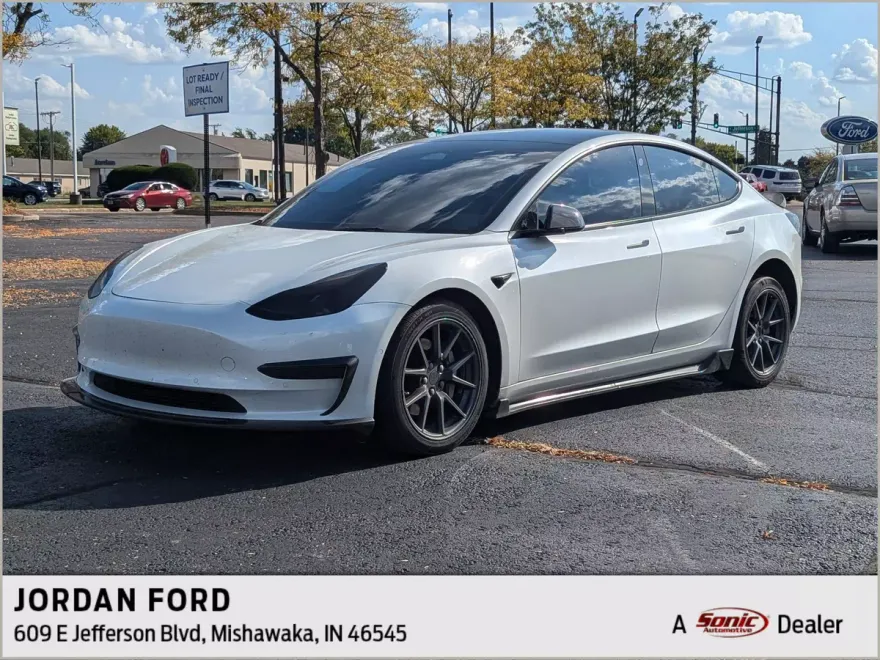 2022 Tesla Model 3 Long Range photo 1