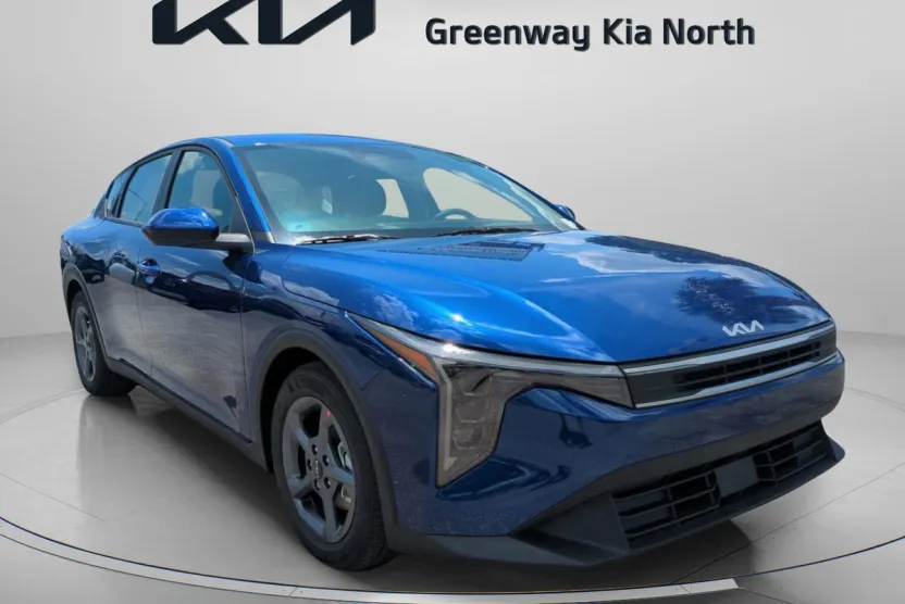 2025 Kia K4 LXS photo 1