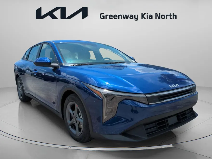 2025 Kia K4 LXS photo 1
