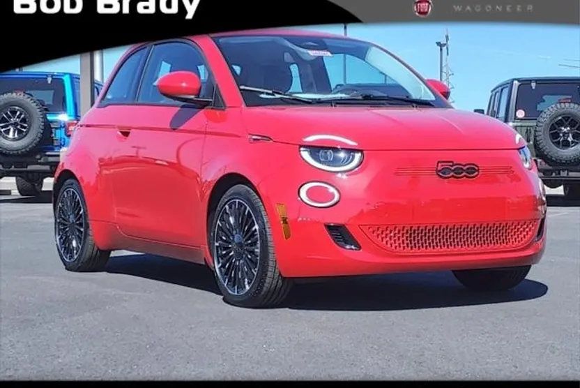 2024 Fiat 500e Red photo 1