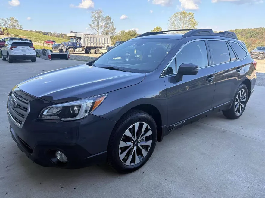 2017 Subaru Outback 2.5i Limited photo 1