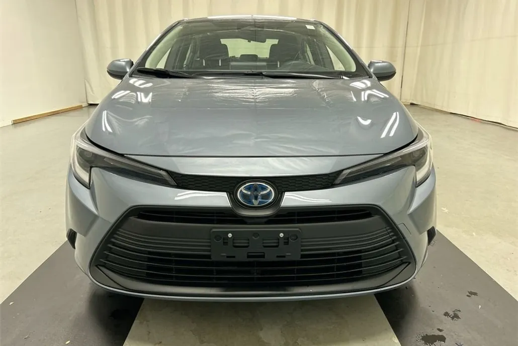 2023 Toyota Corolla Hybrid LE photo 1