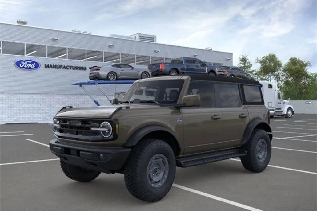 2025 Ford Bronco Outer Banks photo 1