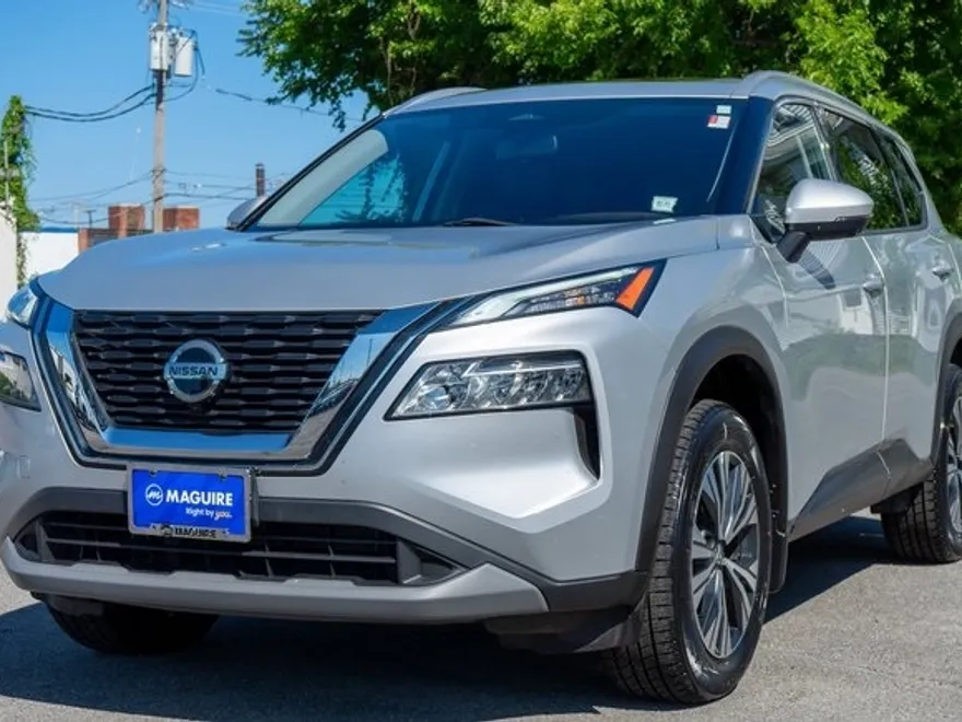 2021 Nissan Rogue SV photo 1