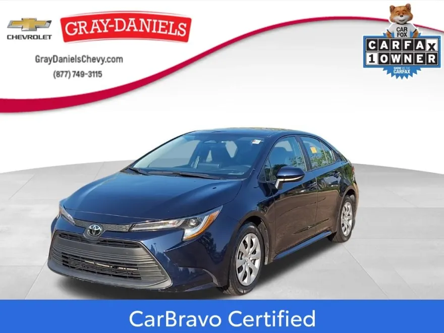 2023 Toyota Corolla LE photo 1