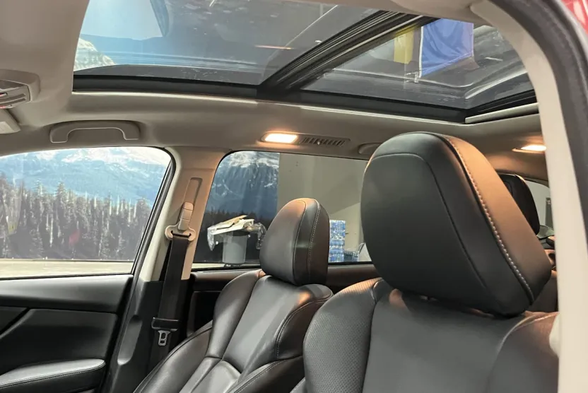 2022 Subaru Ascent Limited photo 1