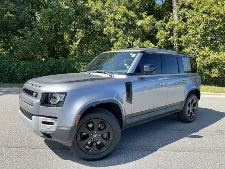2023 Land Rover Defender SE photo 1