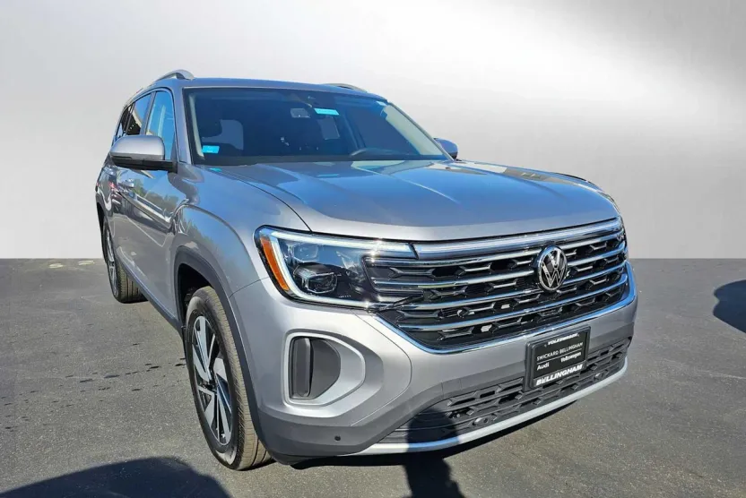 2025 Volkswagen Atlas SEL photo 1