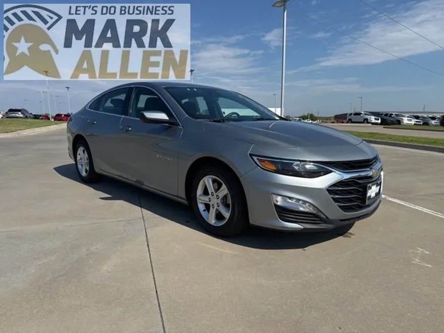 2024 Chevrolet Malibu 1LT photo 1