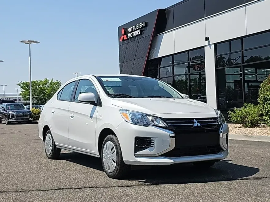 2024 Mitsubishi Mirage G4 photo 1