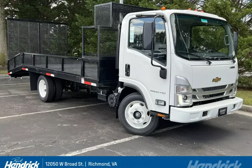 2025 Chevrolet Silverado 4500HD photo 1