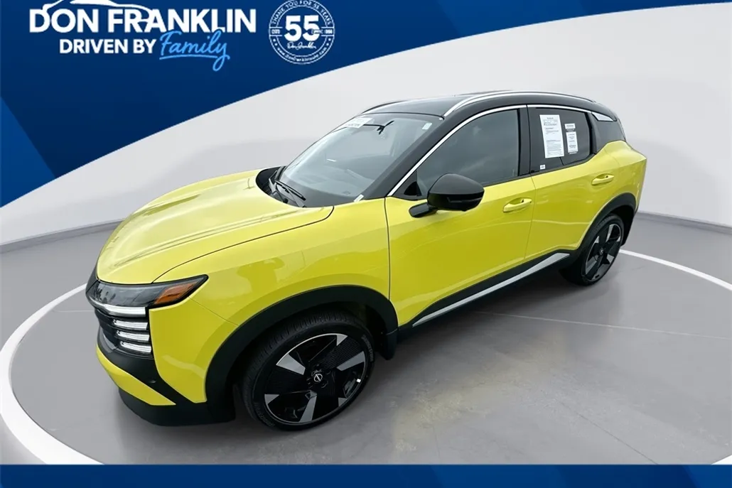 2025 Nissan Kicks SR photo 1