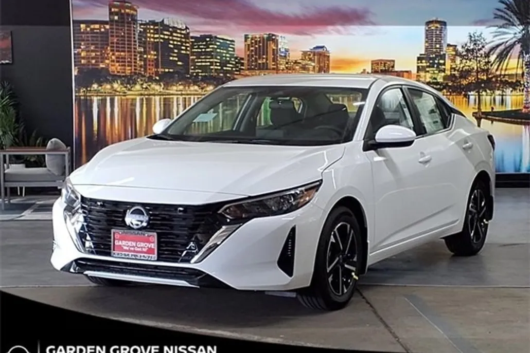 2025 Nissan Sentra SV photo 1