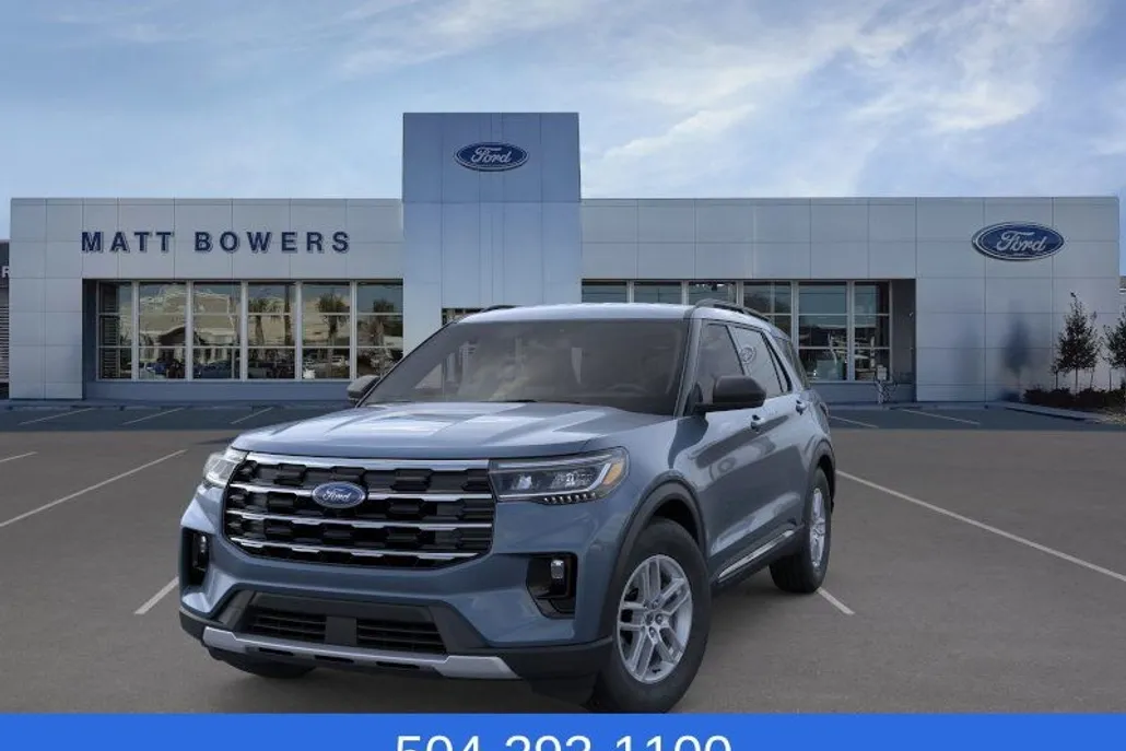 2025 Ford Explorer photo 1