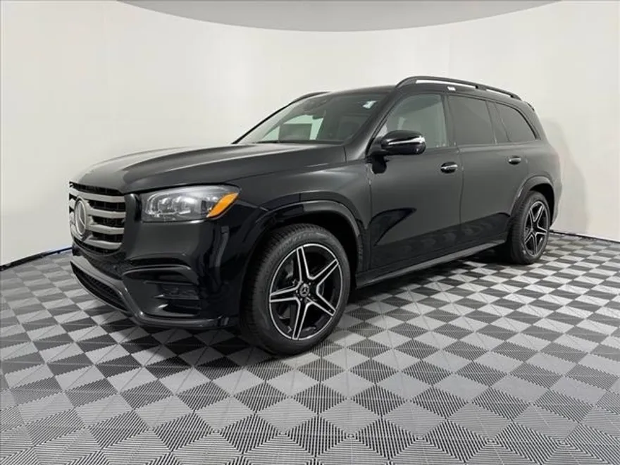 2025 Mercedes Benz GLS 450 photo 1