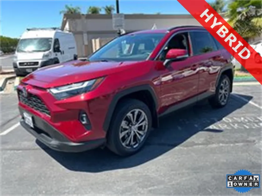 2022 Toyota RAV4 XLE Premium photo 1