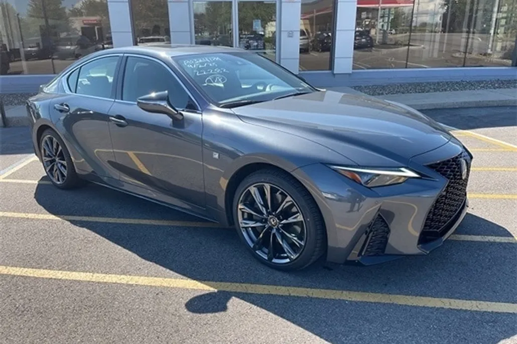 2022 Lexus IS 350 F SPORT photo 1