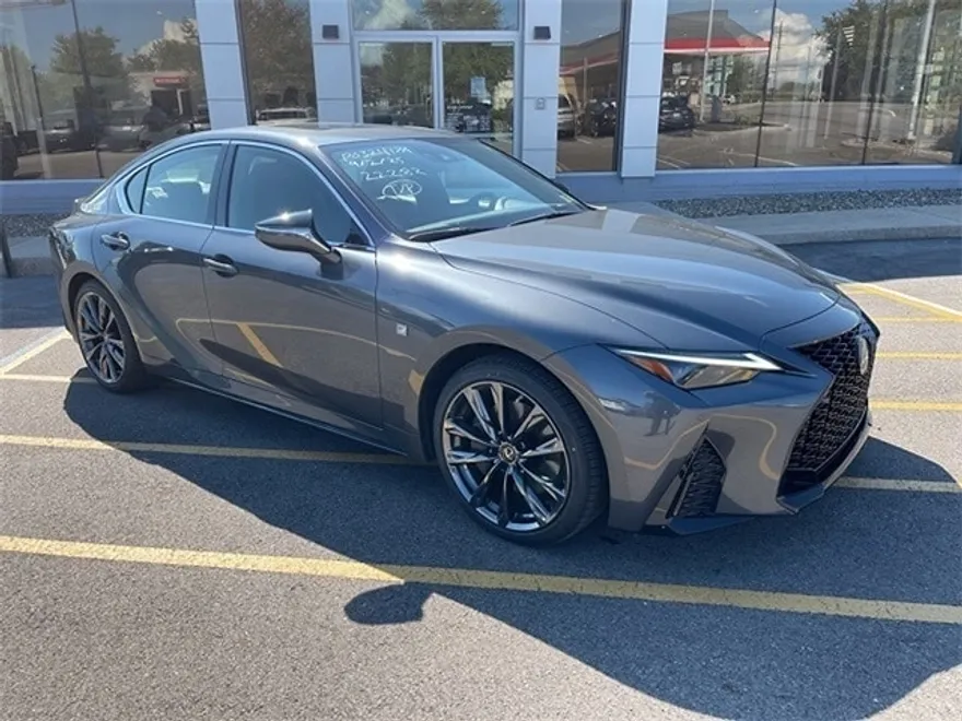 2022 Lexus IS 350 F SPORT photo 1