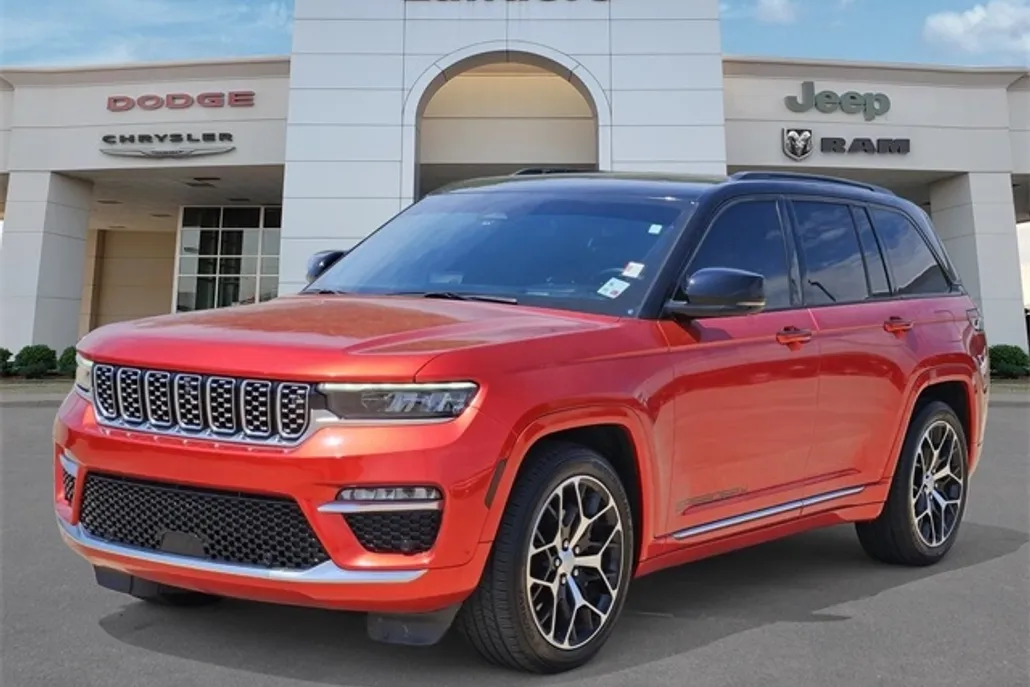 2022 Jeep Grand Cherokee Summit photo 1