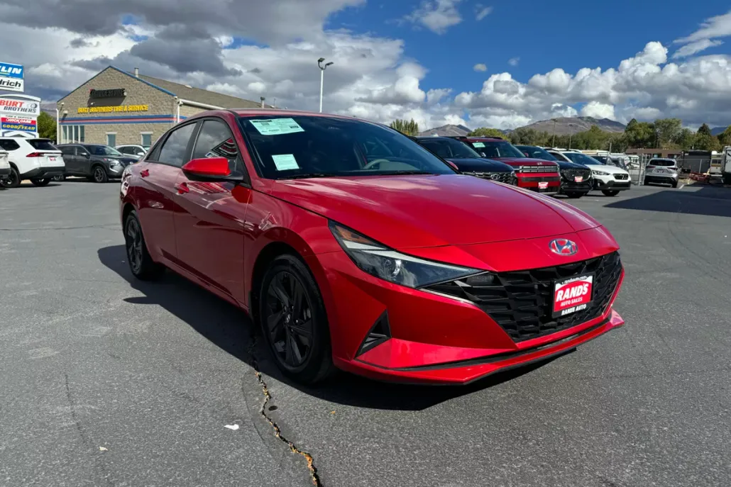 2023 Hyundai Elantra SEL photo 1
