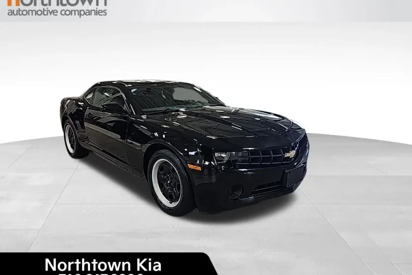 2011 Chevrolet Camaro LS photo 1