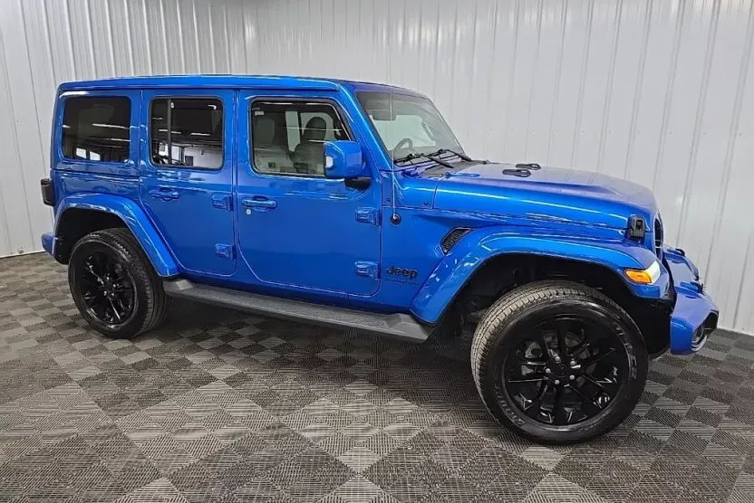 2023 Jeep Wrangler Altitude photo 1