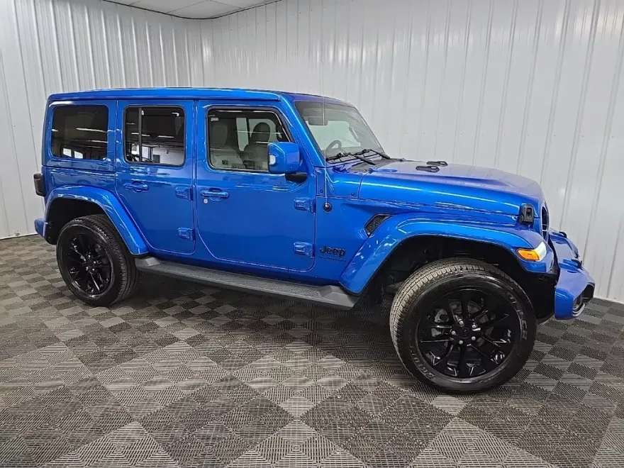 2023 Jeep Wrangler Altitude photo 1