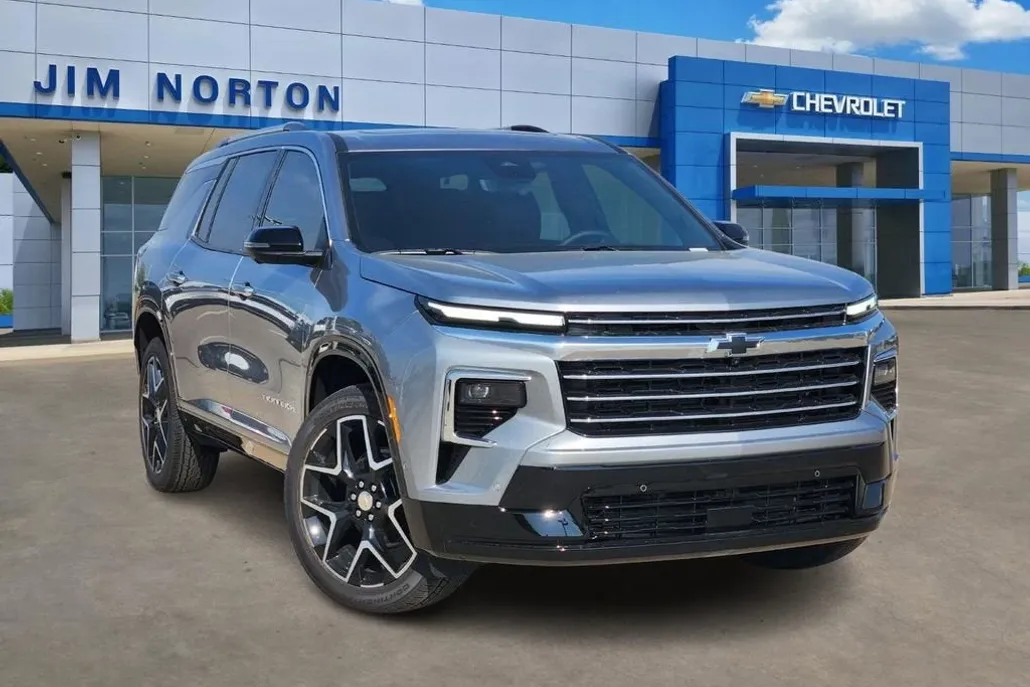 2026 Chevrolet Traverse High Country photo 1