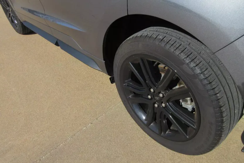 2024 Ford Edge ST-Line photo 1