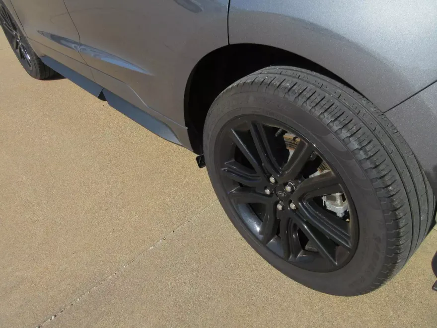 2024 Ford Edge ST-Line photo 1