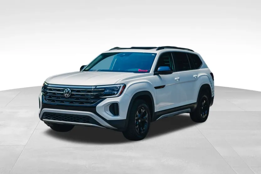 2024 Volkswagen Atlas Peak Edition SEL photo 1