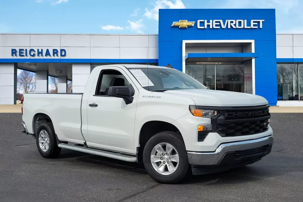 2024 Chevrolet Silverado 1500 photo 1