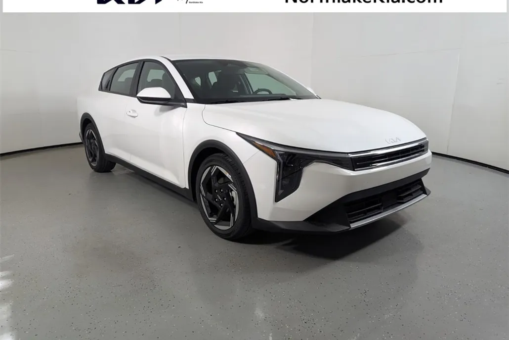 2025 Kia K4 EX photo 1