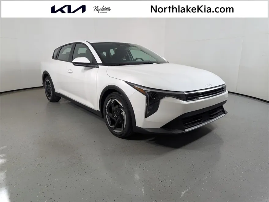 2025 Kia K4 EX photo 1