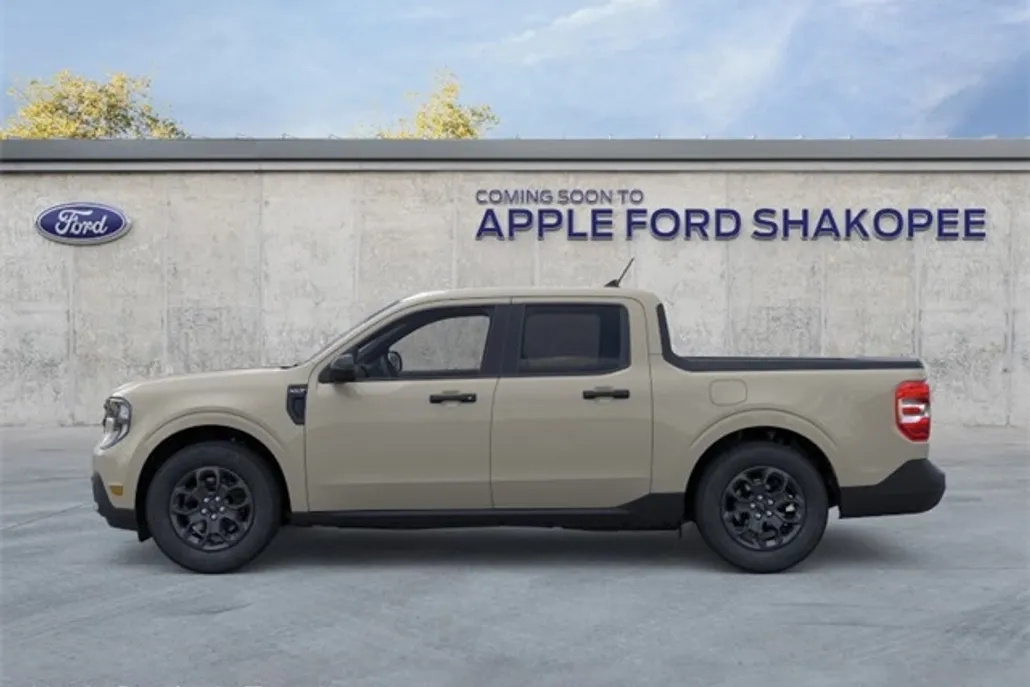 2025 Ford Maverick XLT photo 1