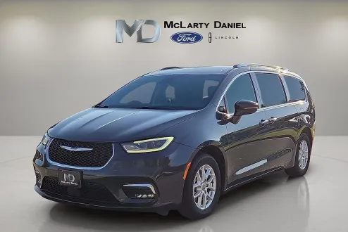 2021 Chrysler Pacifica Touring L photo 2