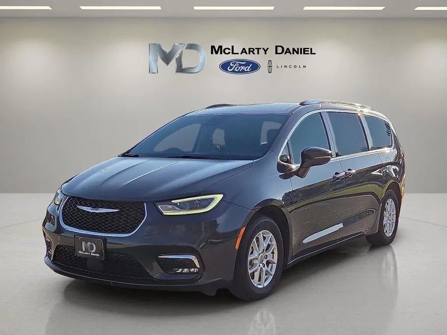 2021 Chrysler Pacifica Touring L photo 2