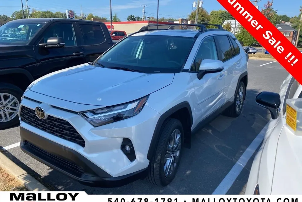 2023 Toyota RAV4 XLE Premium photo 1