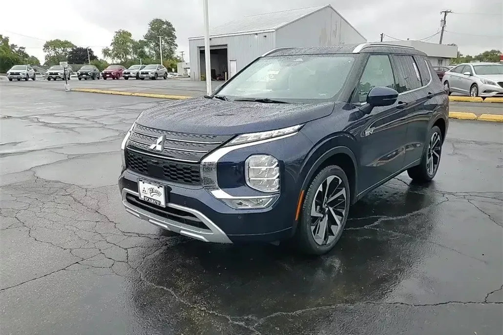 2025 Mitsubishi Outlander PHEV SEL photo 1