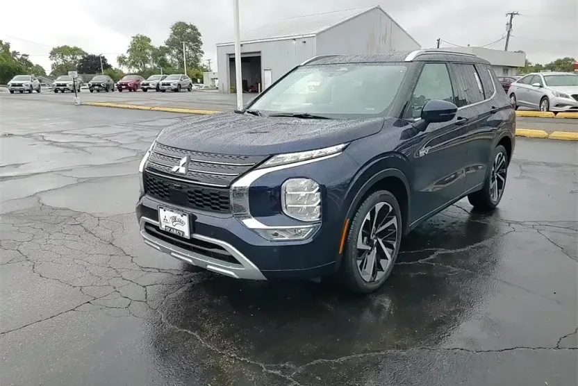 2025 Mitsubishi Outlander PHEV SEL photo 1