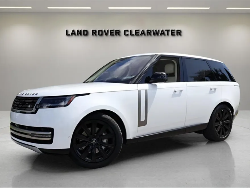 2023 Land Rover Range Rover SE photo 1